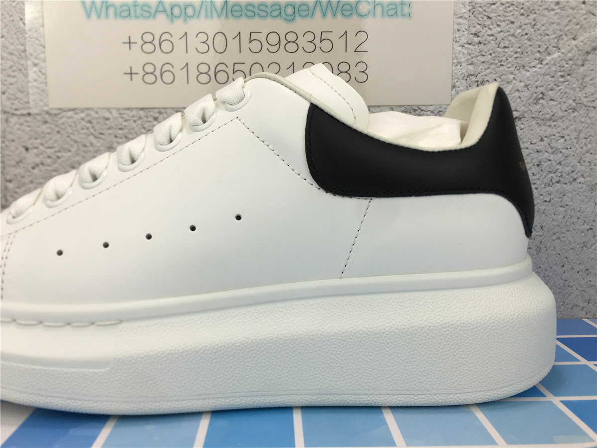 ALEXANDER MCQUEEN White & Black Oversized Sneakers 553680WHGP59061